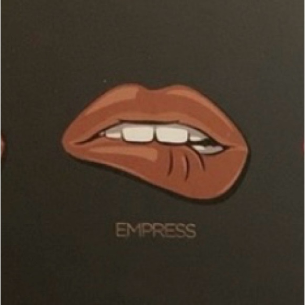 Makeup Revolution “Empress” Metallic lip kit